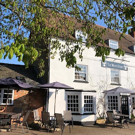 Отель The White Hart Sherington Экстерьер фото