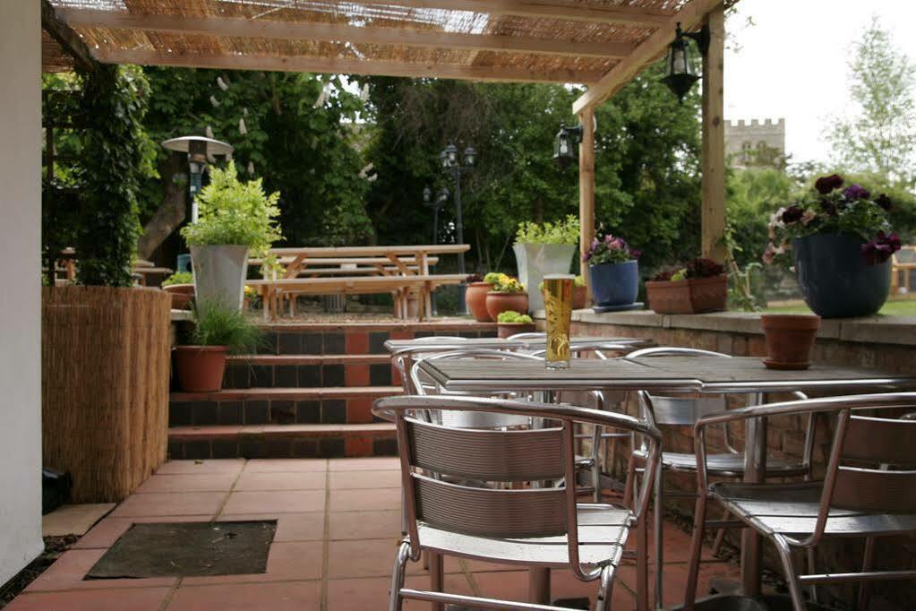 Отель The White Hart Sherington Экстерьер фото